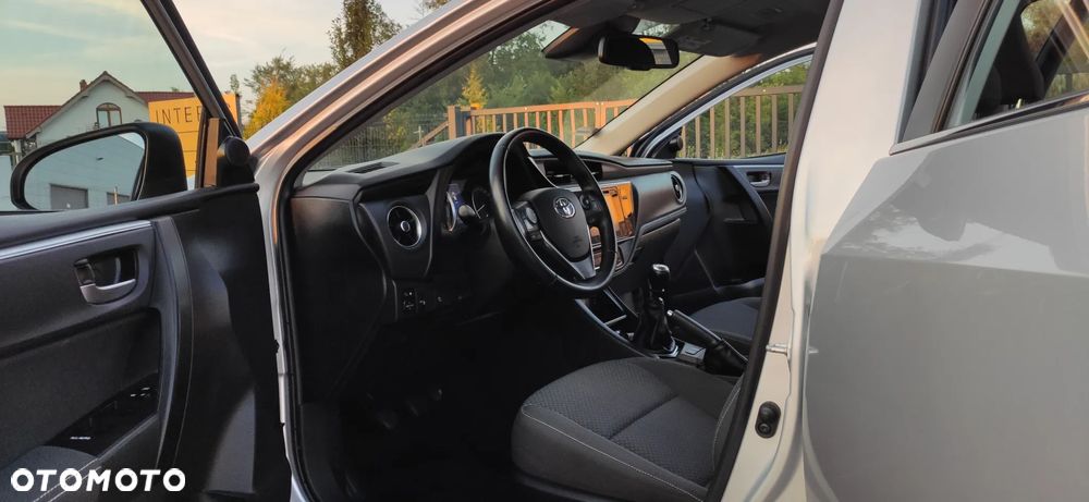 Toyota Corolla 1.6 Comfort - 17