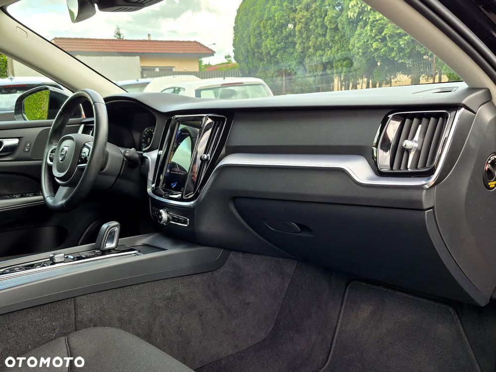 Volvo V60 Cross Country - 18