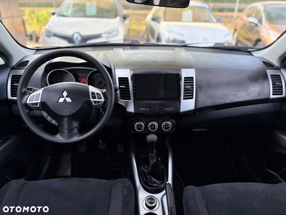 Mitsubishi Outlander - 18