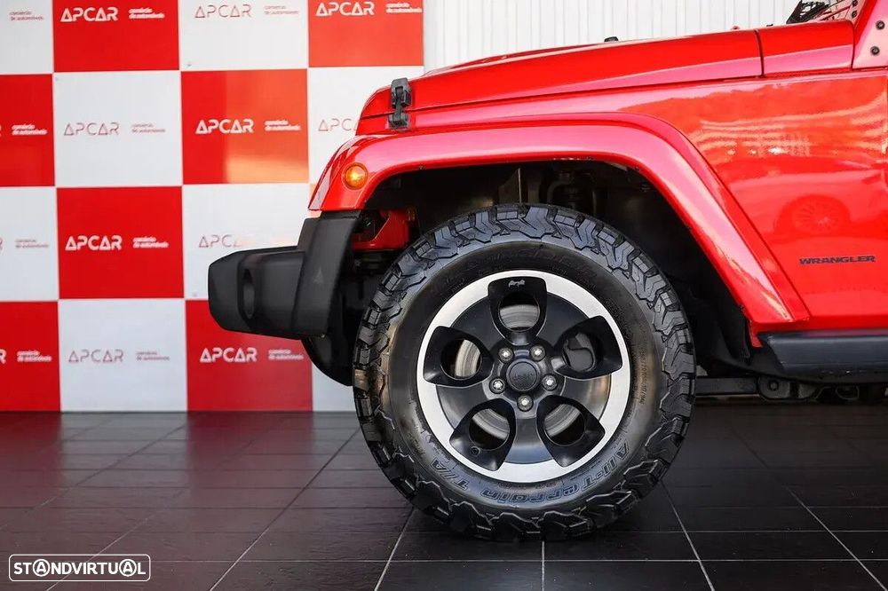 Jeep Wrangler 2.8 CRD Auto Sport - 10