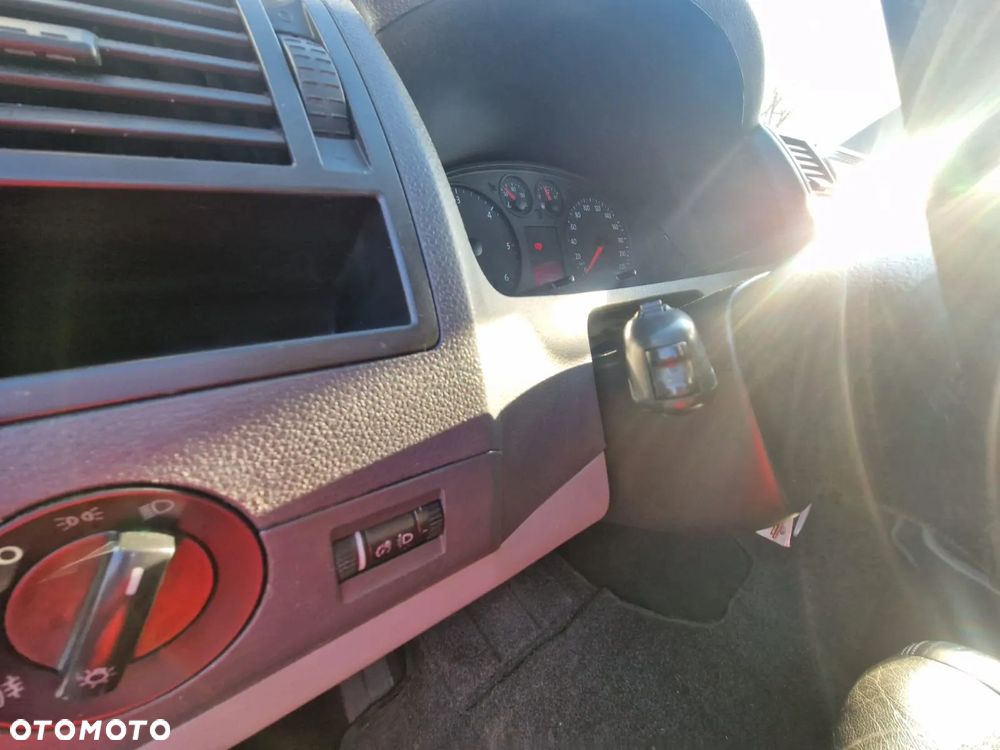 Volkswagen Transporter - 35