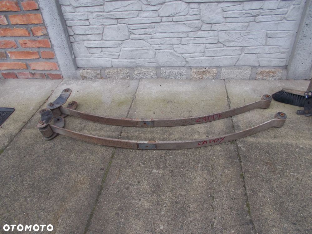 VW Caddy 3 03-10R Resor Resory tył Laga - 3