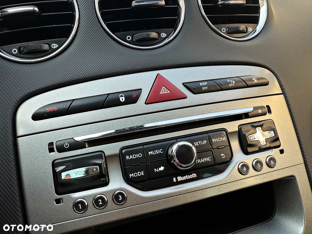 Peugeot 308 HDi FAP 150 Business Line Niveau 2 - 24