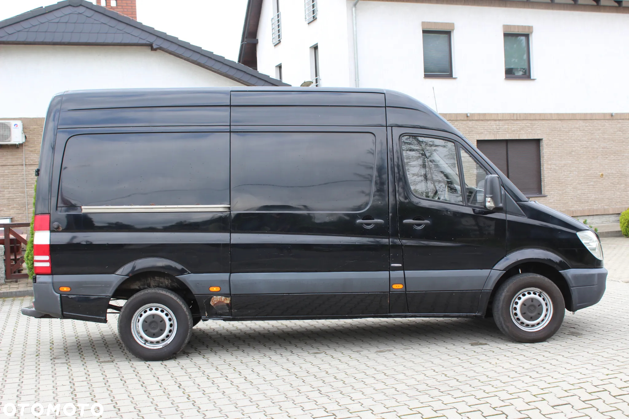 Mercedes-Benz Sprinter - 4