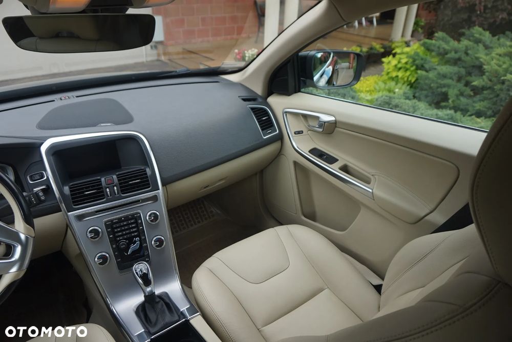 Volvo XC 60 D5 AWD Summum - 7