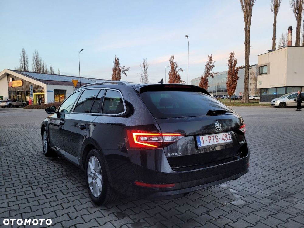 Skoda Superb 2.0 TDI Style - 7