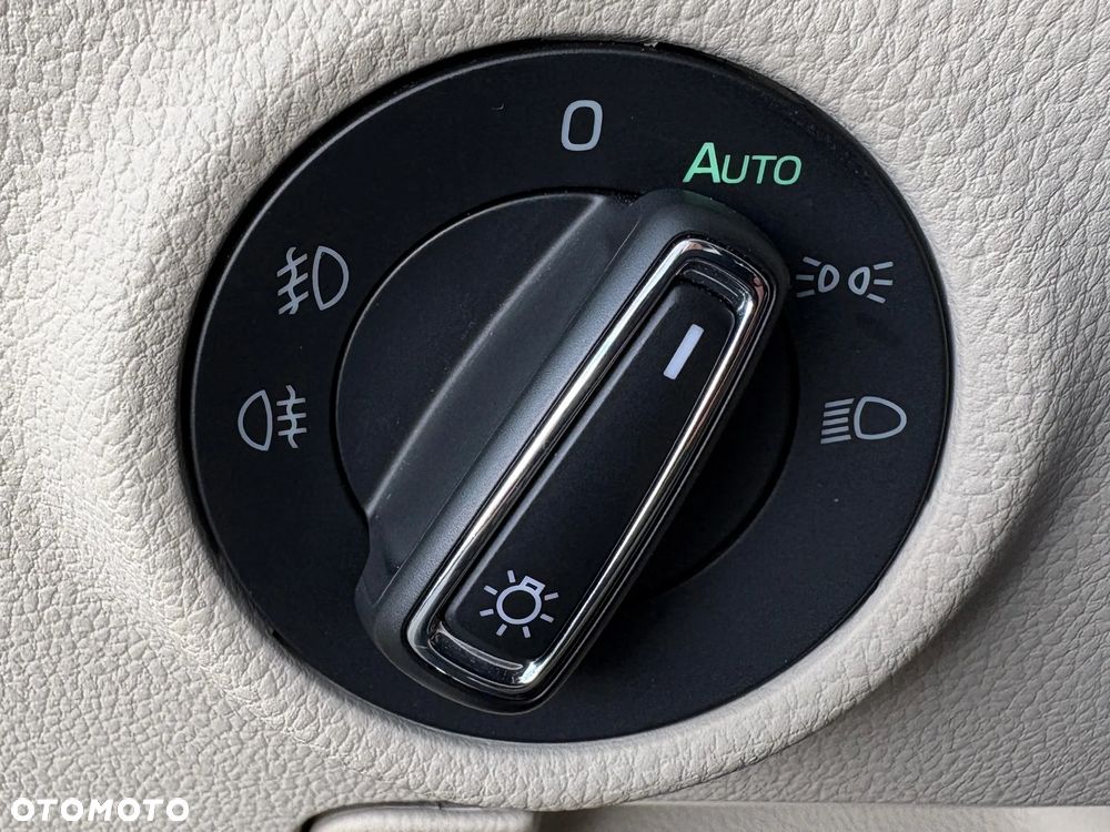 Skoda Superb 2.0 TDI L&K DSG - 31