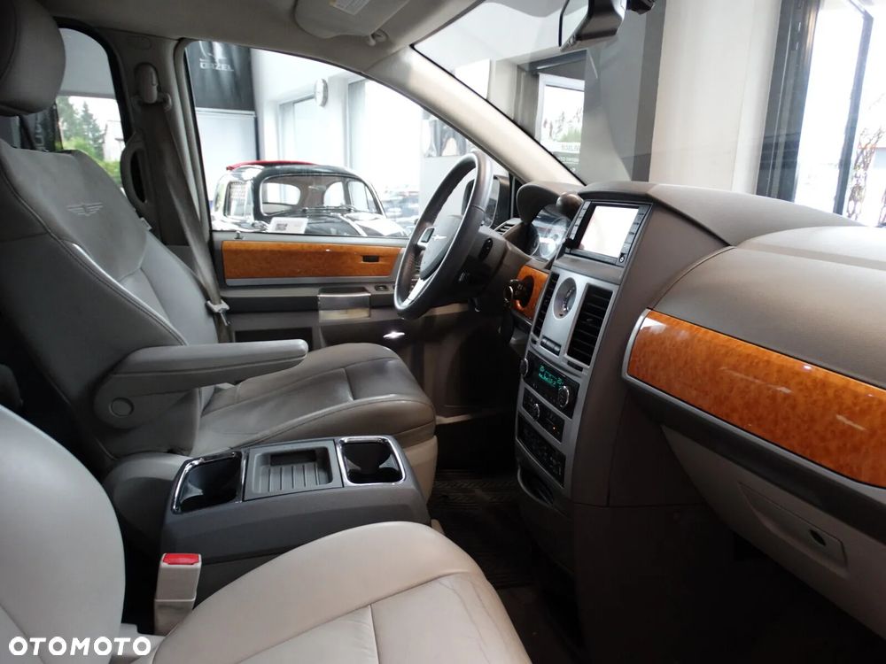 Chrysler Grand Voyager - 38