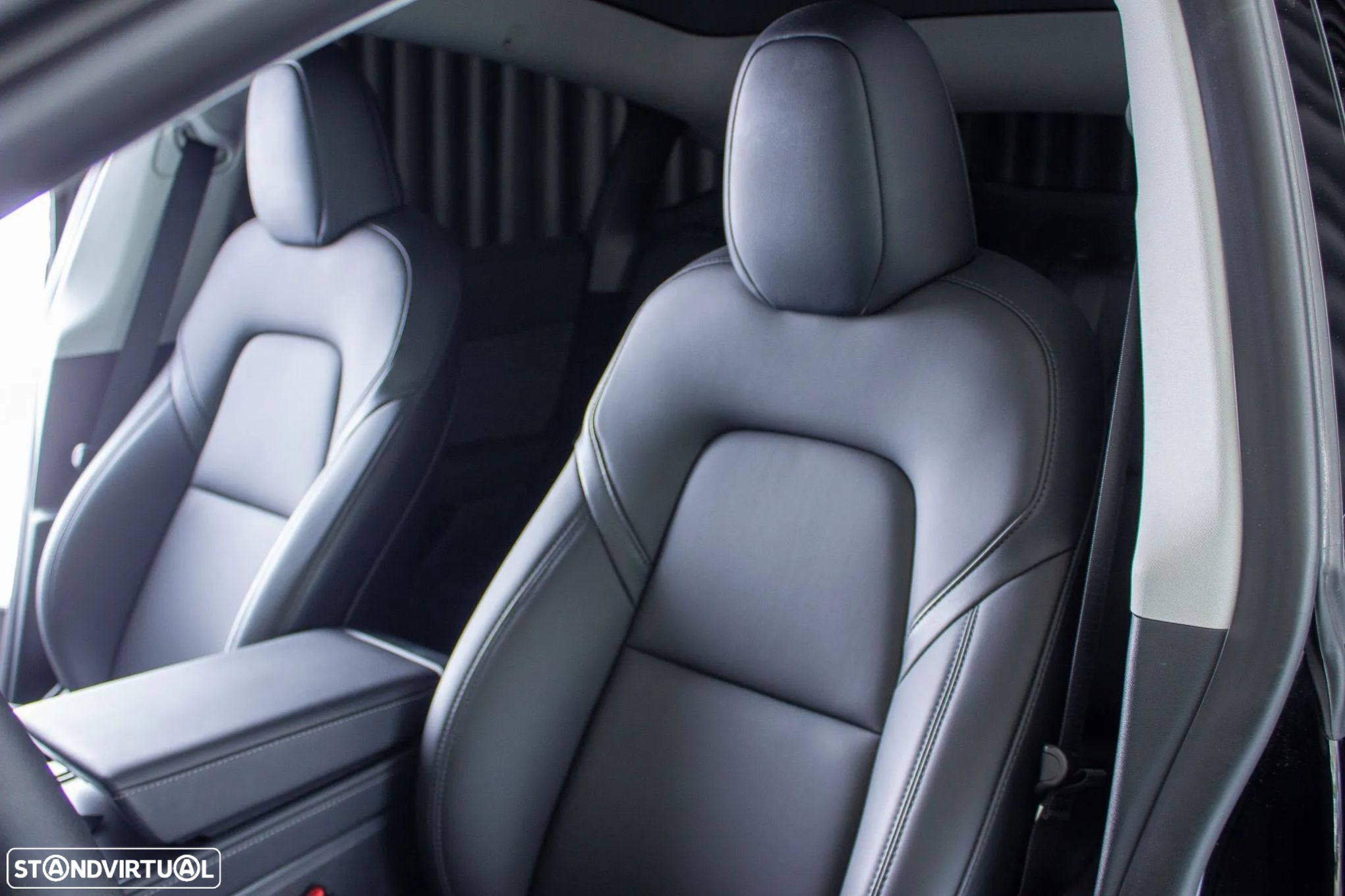 Tesla Model Y Performance Dual Motor AWD - 9