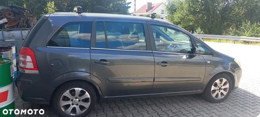 Opel Zafira 1.6 Essentia - 3