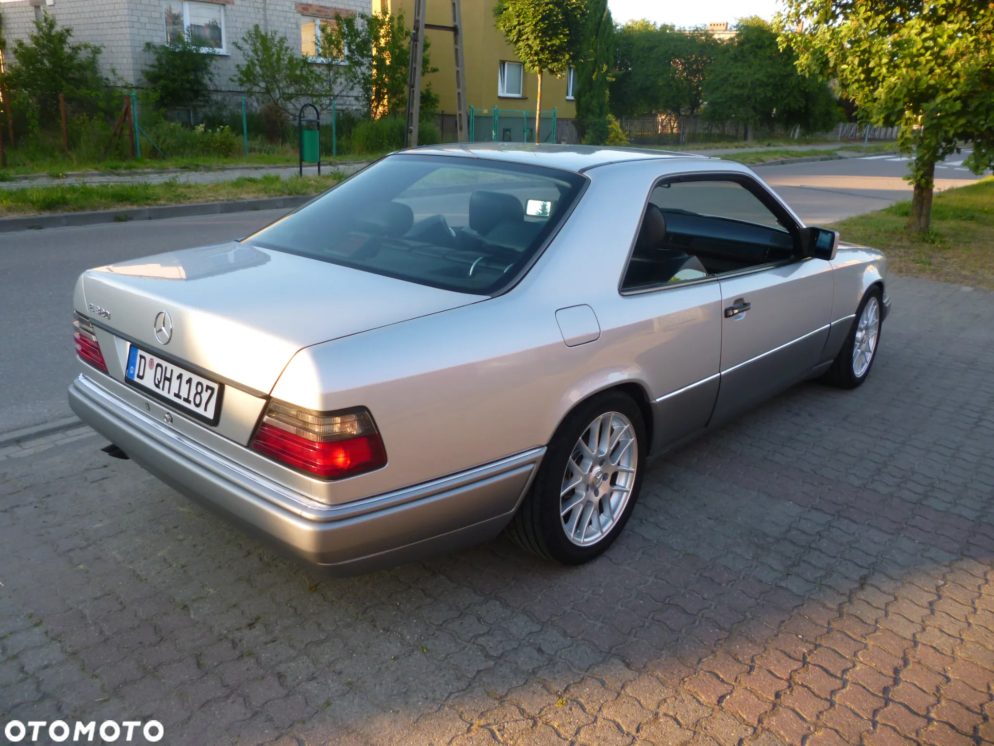 Mercedes-Benz Klasa E 320 - 22