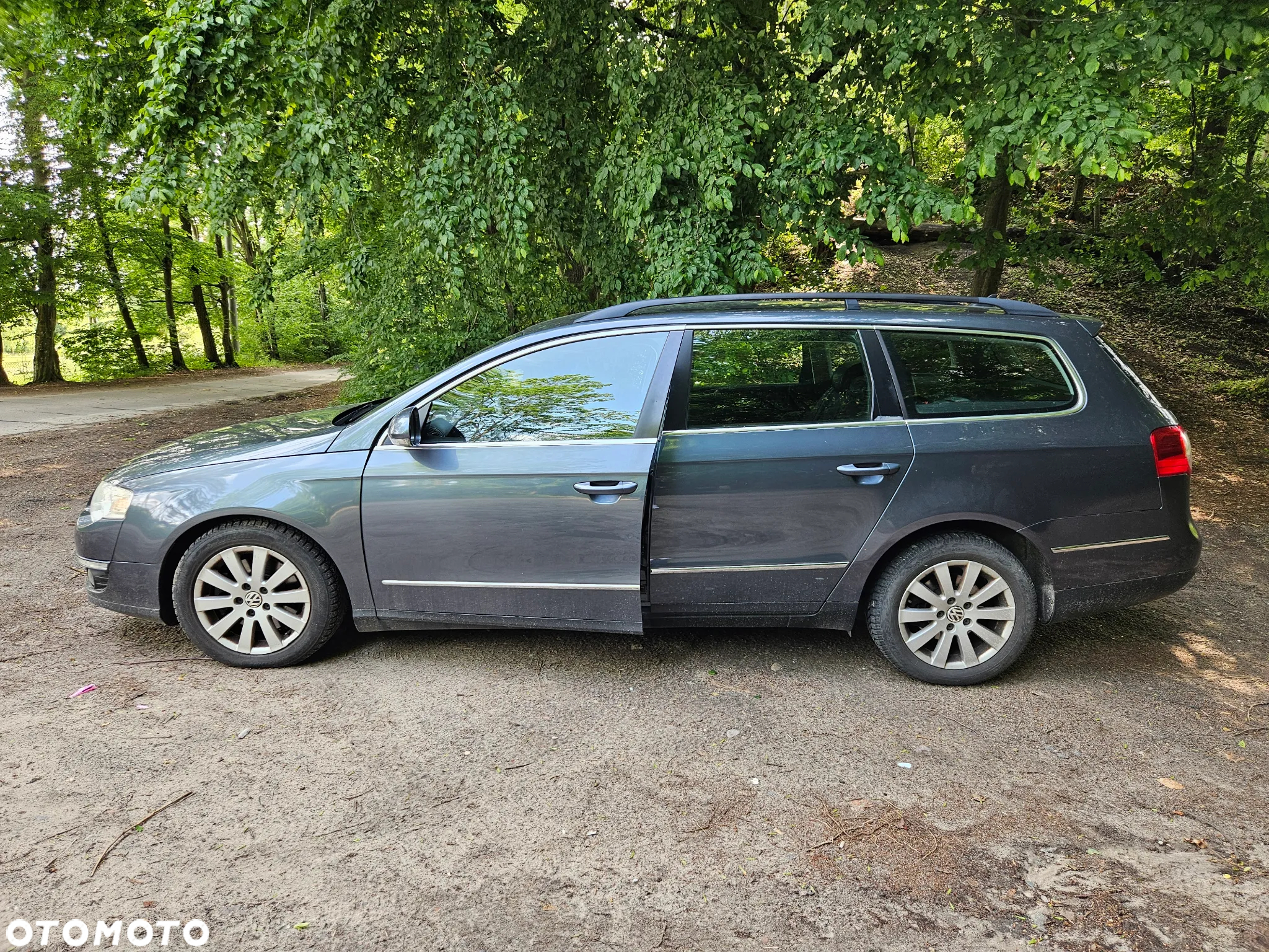 Volkswagen Passat 2.0 TDI DPF BlueMot Comfortline - 8