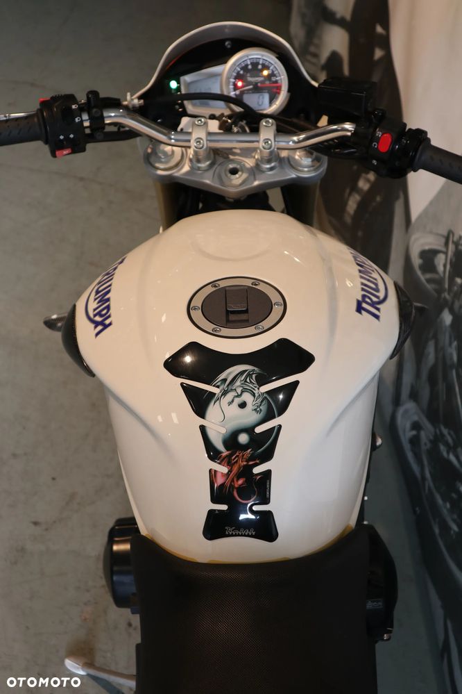 Triumph Street Triple - 13