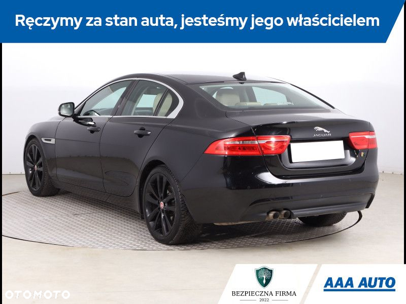 Jaguar XE - 5