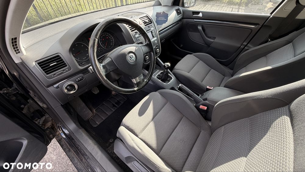 Volkswagen Golf - 6