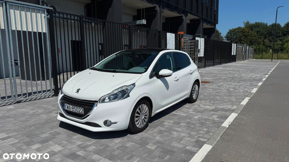 Peugeot 208 - 25