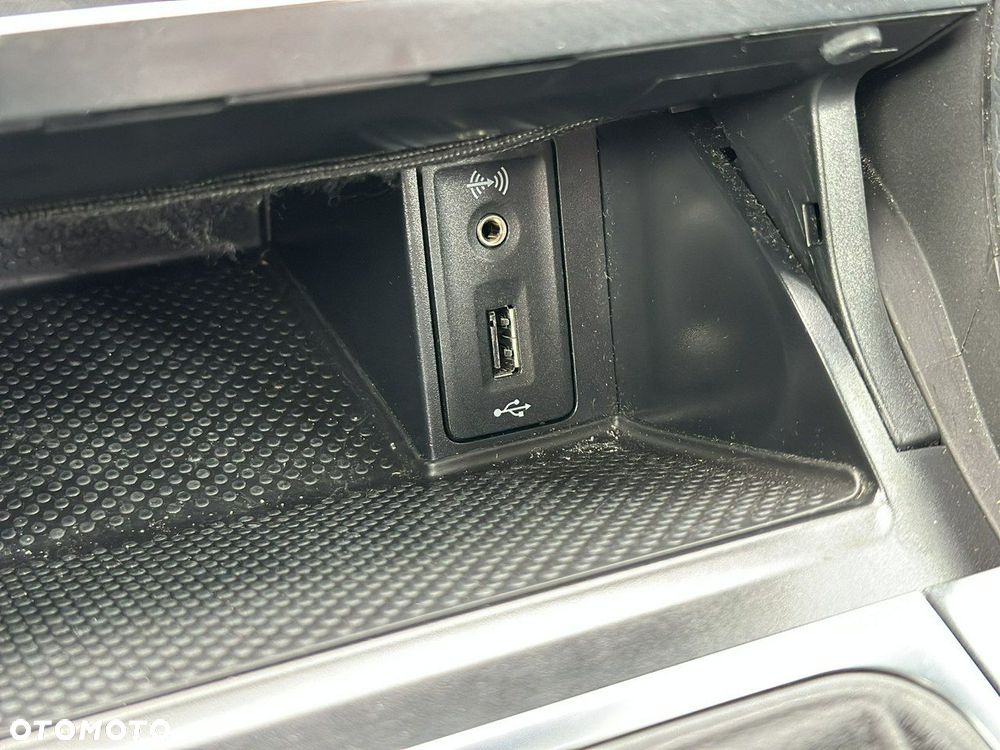 Volkswagen Golf - 23