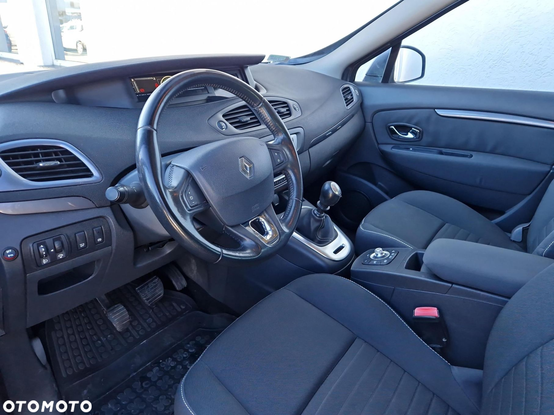 Renault Grand Scenic - 9