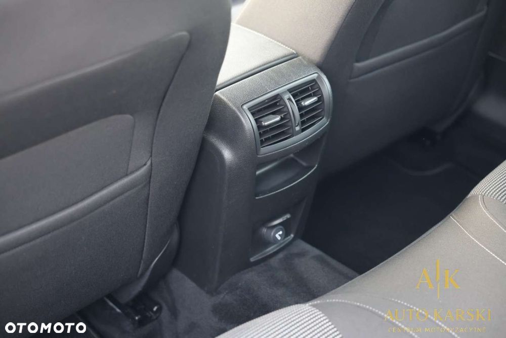 Opel Insignia - 35