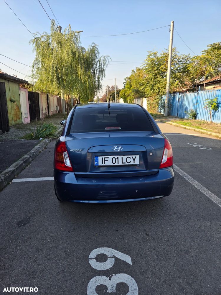Hyundai Accent - 6