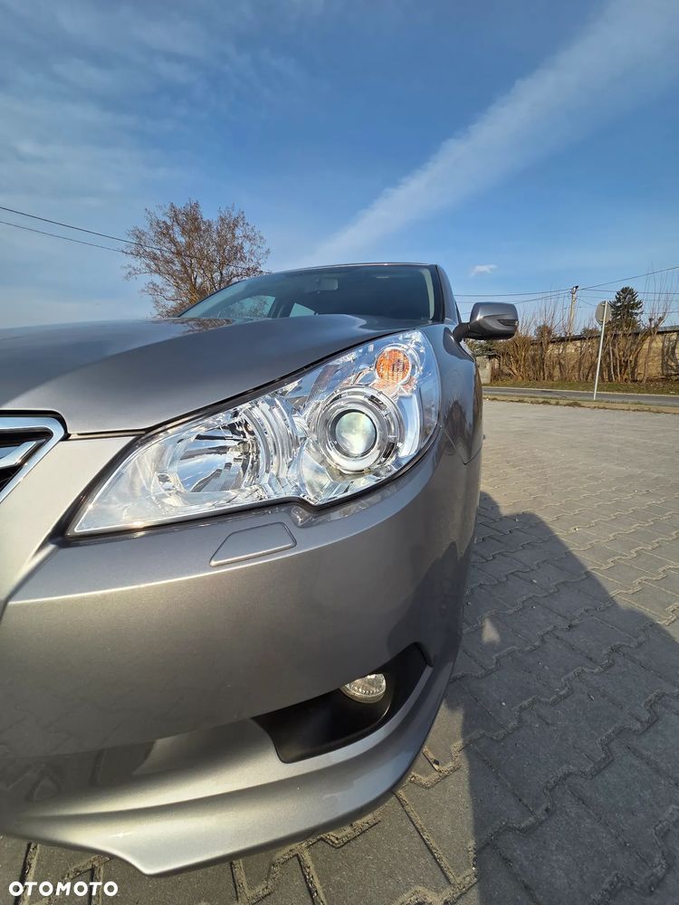 Subaru Legacy - 9