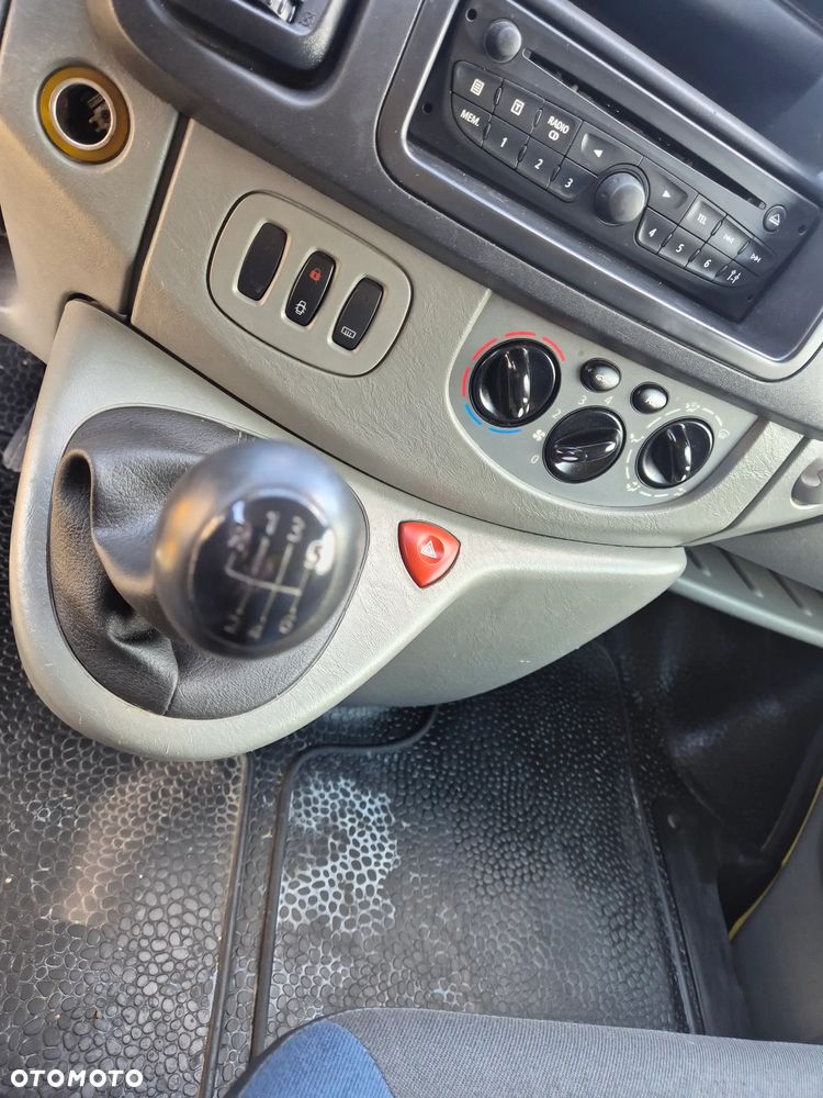 Renault Trafic - 17