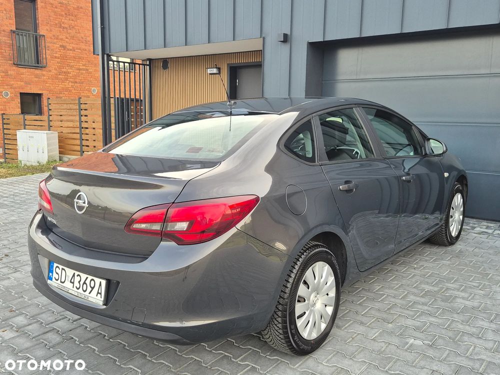 Opel Astra 1.4 Enjoy - 24