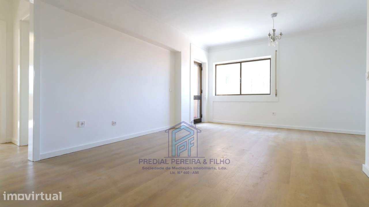 Apartamento T2 Remodelado - Rio Tinto | Centro - Junto ao Continente - Grande imagem: 4/28