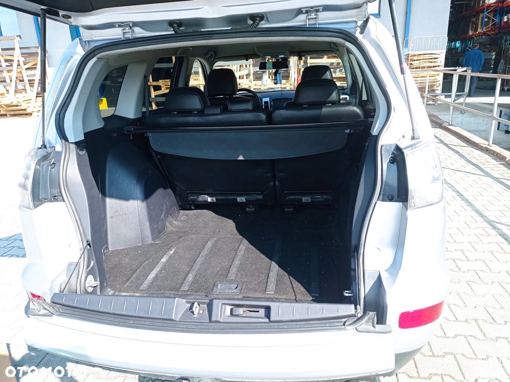Mitsubishi Outlander 2.0 Intense NAVI 2WD EU5 - 25