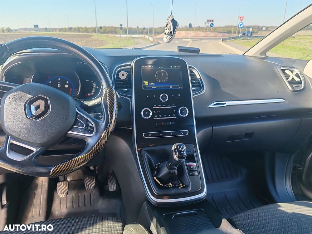 Renault Grand Scenic - 8