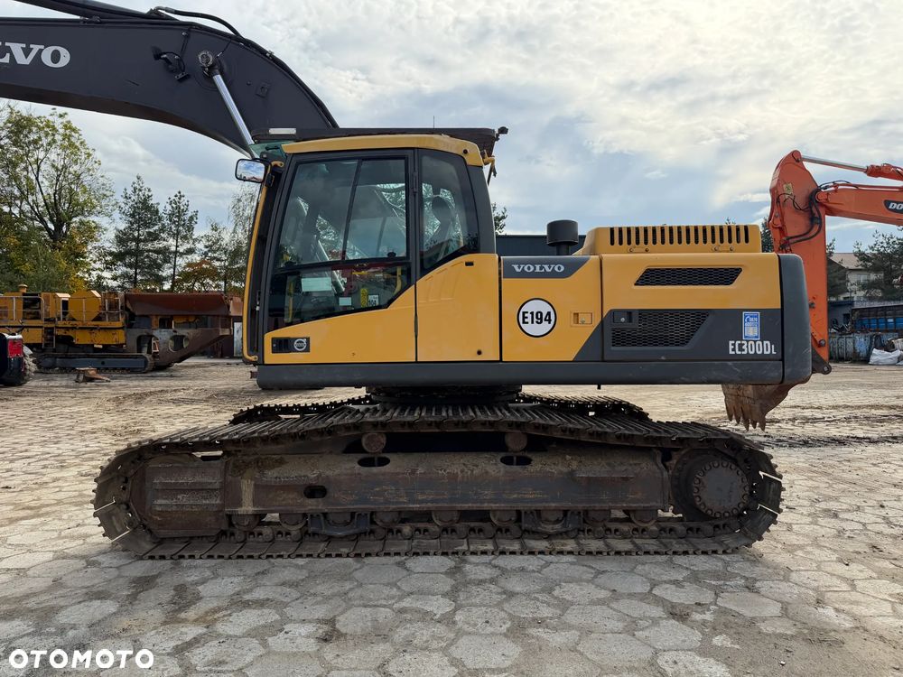 Volvo EC300 DL - 6