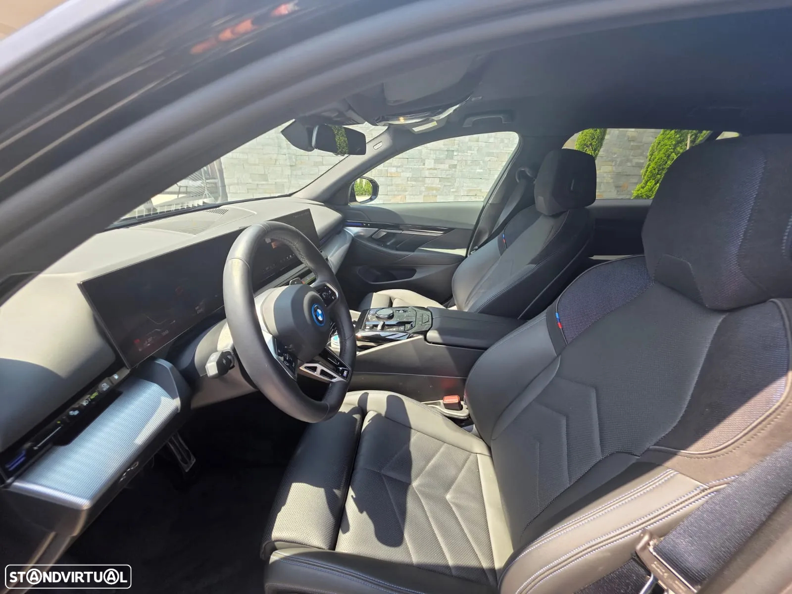 BMW 530 e Pack Desportivo M - 17