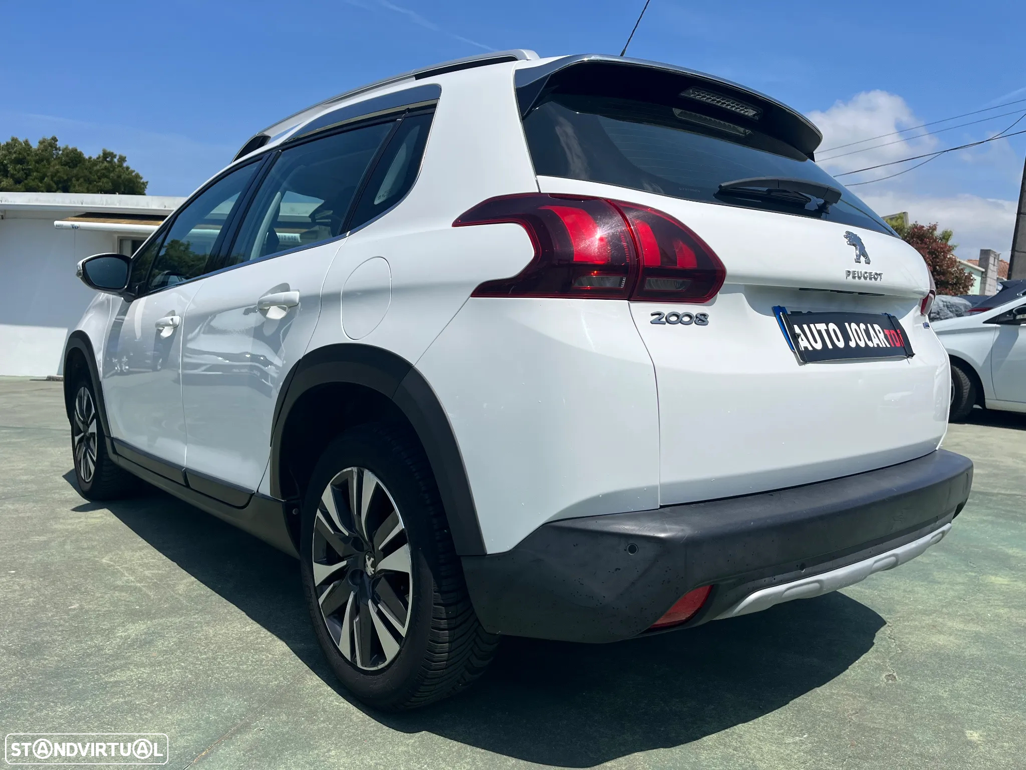 Peugeot 2008 1.2 PureTech Allure EAT6 - 4
