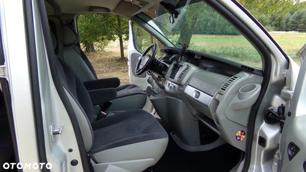 Renault Trafic 2.0 dCi 115 Passenger Expression - 17