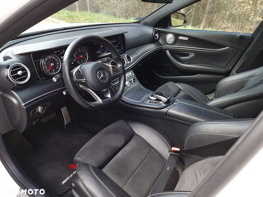 Mercedes-Benz Klasa E 220 d 4-Matic 9G-TRONIC - 21