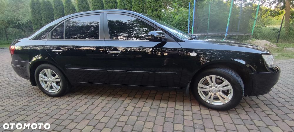 Hyundai Sonata 2.0 Style - 23