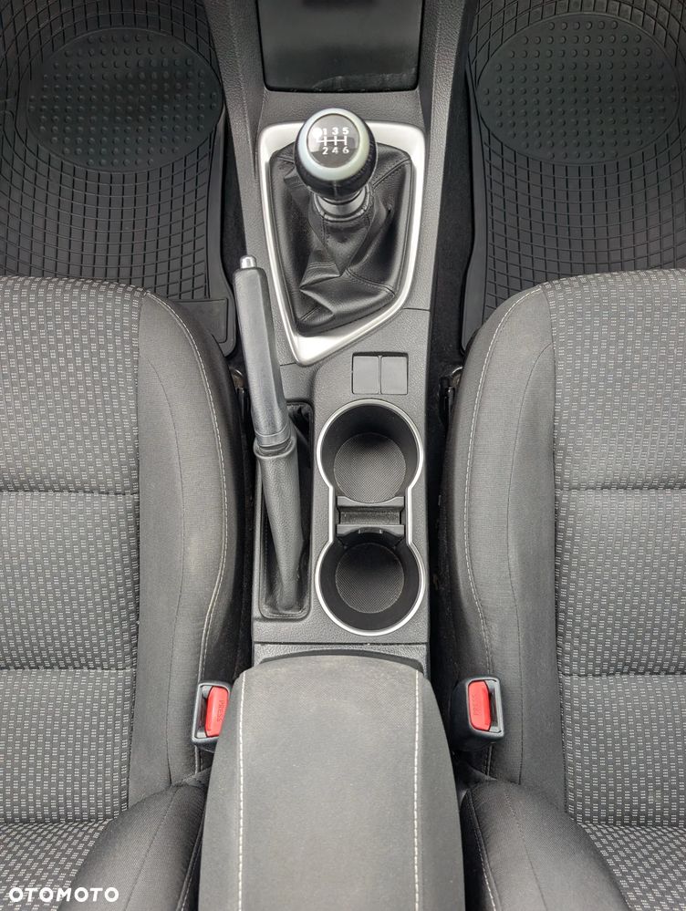 Toyota Corolla 1.6 Comfort - 29