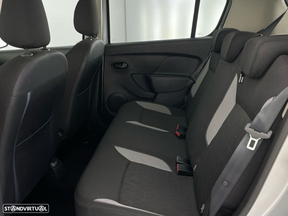Dacia Sandero 1.5 dCi Stepway - 12