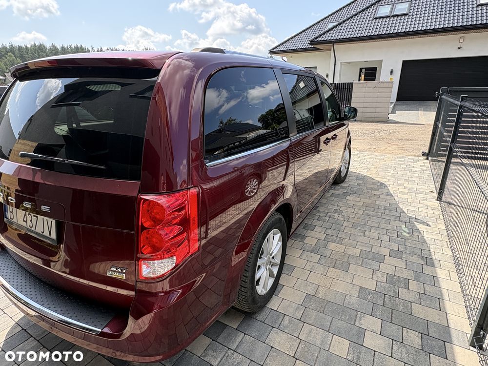 Dodge Grand Caravan - 5