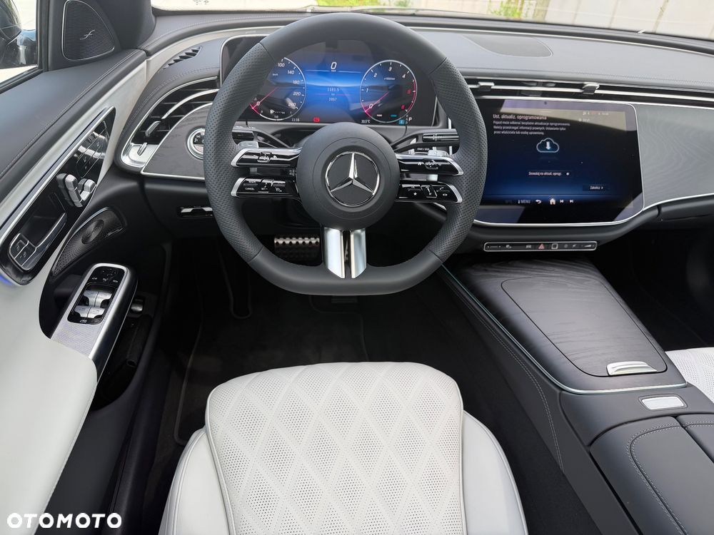 Mercedes-Benz Klasa E 220 d mHEV Exclusive 9G-Tronic - 18
