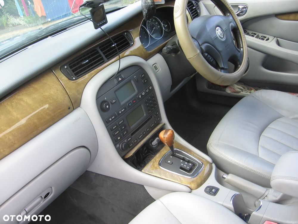 Jaguar X-Type - 5