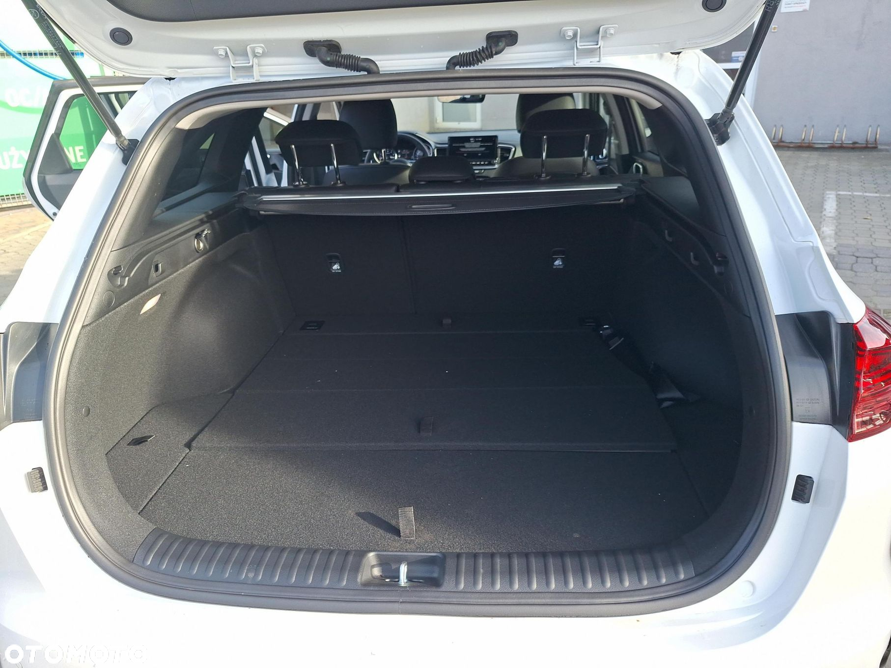 Kia Ceed - 12
