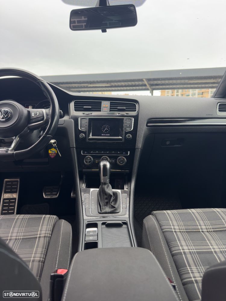 VW Golf 2.0 TDi GTD DSG - 8
