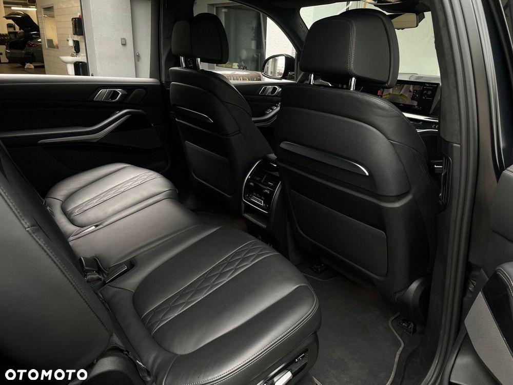 BMW X7 - 27