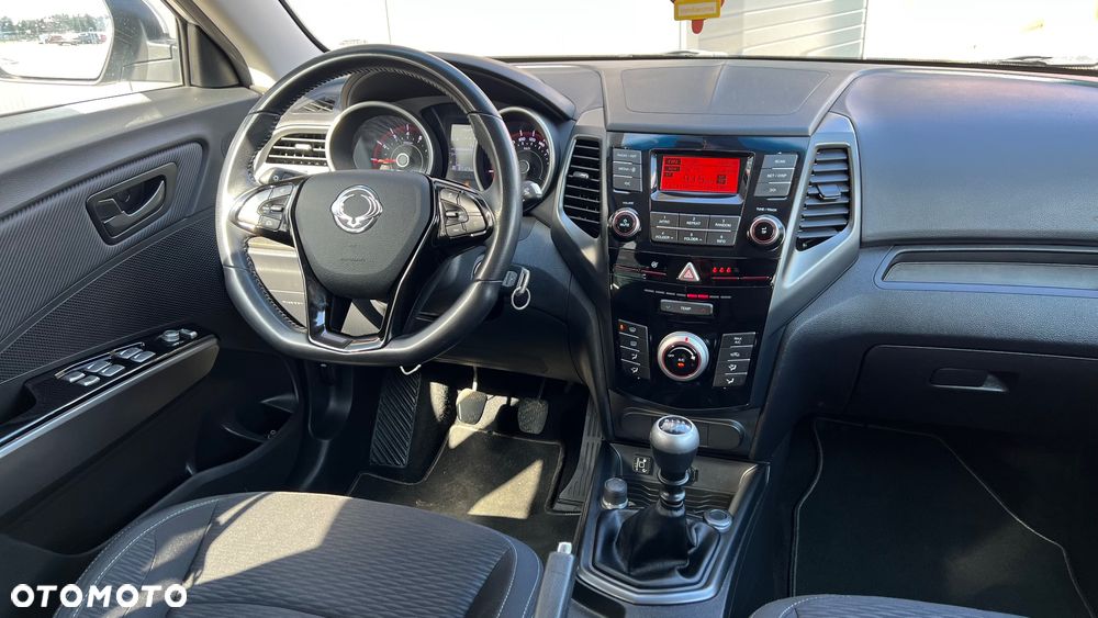 SsangYong/KGM XLV 1.6 Crystal Base - 12
