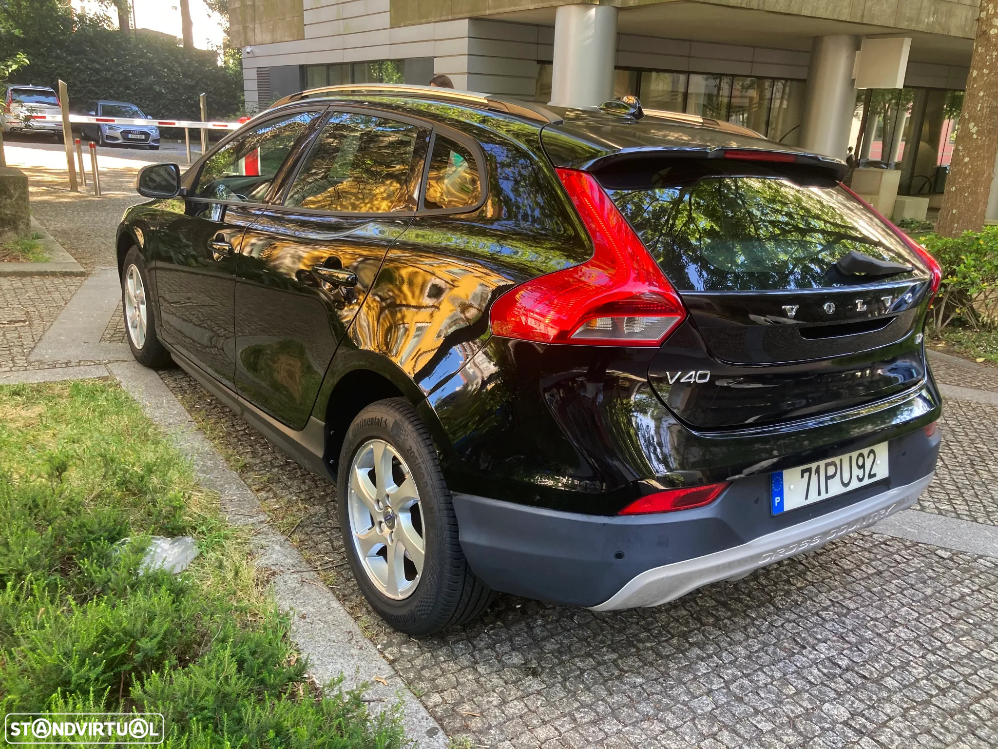 Volvo V40 Cross Country 1.6 D2 Kinetic - 4