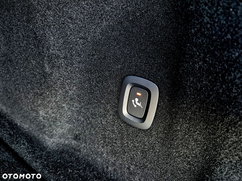 Volvo XC 60 B5 B AWD Ultimate Dark - 28