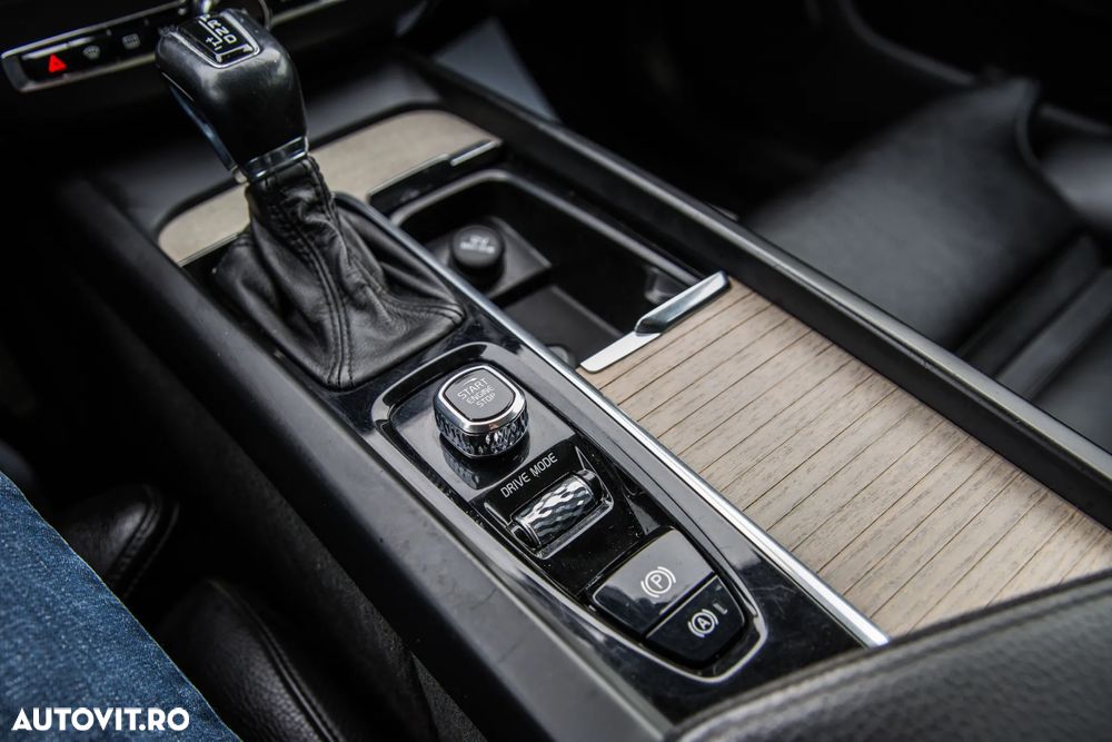 Volvo XC 60 D4 Geartronic Momentum - 30