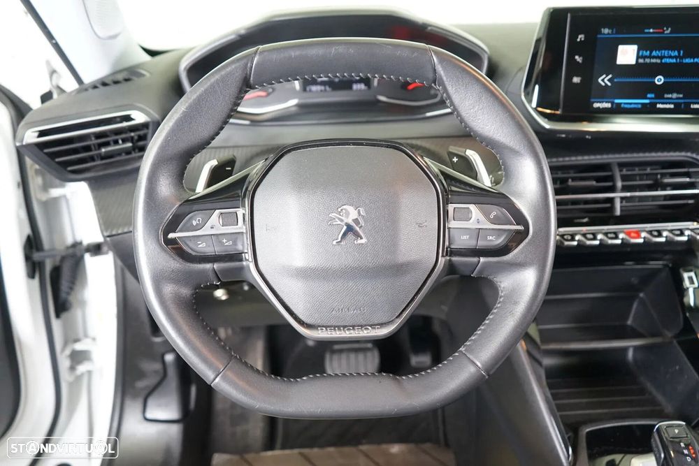 Peugeot 2008 1.2 PureTech Active Pack EAT8 - 17