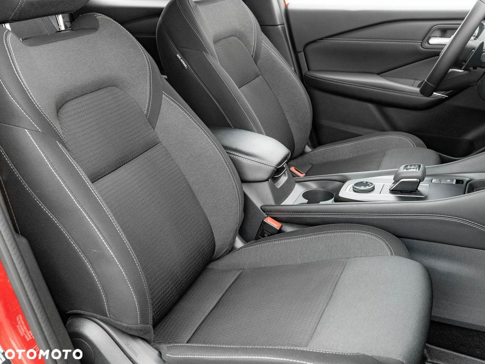 Nissan Qashqai 1.3 DIG-T 4x4 MHEV Xtronic N-Connecta - 33